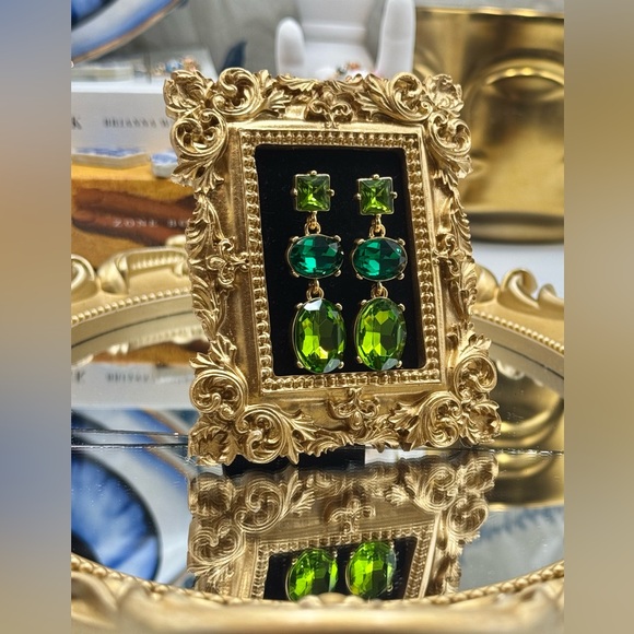 🆕 OSCAR DE LA RENTA 🧿 NWOT Claudia Crystal Drop Earrings, Emerald Multi - Picture 5 of 16